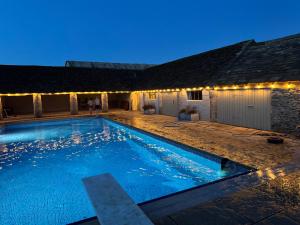 Stunning Countryside House with Pool and Hot Tub