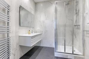 Luxury Apartment with balcony