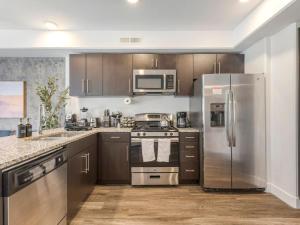 DT SLC - King Bed - Gym - Parking - Walk Score 90