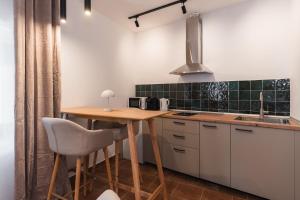 Carmen Guinea Alhambra Views