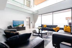 Cape Sienna Villa 4-Oceanfront 5-Bedroom Luxury Villa with 22 m Infinity Pool