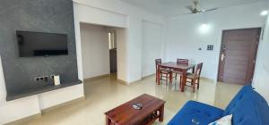 2bhk cozy apt near baina beach