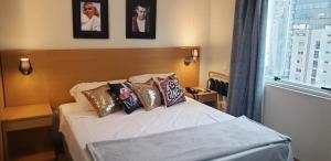 PC02-803 · Flat Paulista Hollywood