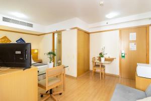PC02-802 · Flat Eight Two com sacada ao lado da Paulista