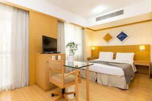 PC02-802 · Flat Eight Two com sacada ao lado da Paulista