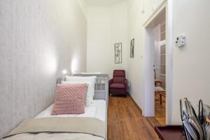 Central - Large - Cozy