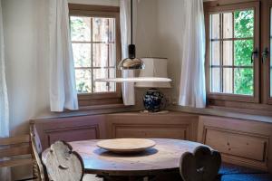 Laax Chalet by Quokka 360 - Charming Chalet with private patio