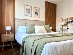 Amplio hogar entre MUT y Costanera center