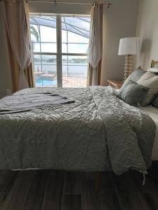 Orlando Lakefront Pool Villa 25 min Disney & Univ