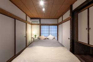 駅徒歩6分 4ldk 82平米 最大8人 成田空港から約40分 和と洋の美しい室内 隠れ家 せつきの宿