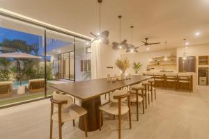 Hidden 5BR Gem Luxe Pool Villa near Pererenan