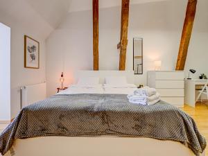 Spacious Loft for 8, Heart of Old Riga