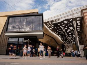 Cosy Tilbury Town 2BR Apt, Station and Amenities