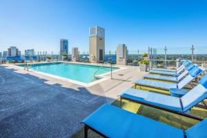 Luxury Uptown Charlotte Apartment With Skyline View