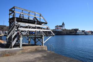 Apartment in Skärhamn within walking distance to the beach SE09138