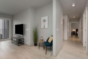 Central Reykjavík 2BR Apartment with Balcony