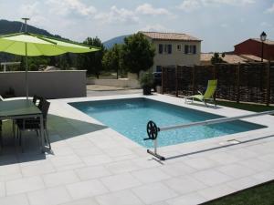 Villa accueillante avec piscine à Castellane - 153 m²