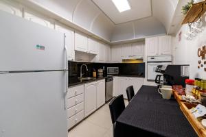 Beachfront Winter Escape, Balcony with Ocean View, Amenities