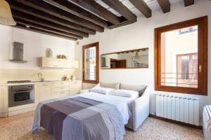 Top Location San Mark Suite