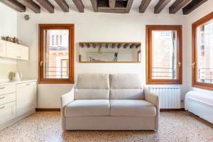 Top Location San Mark Suite