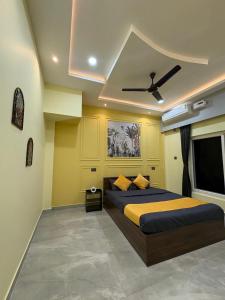 Rooftop Grove Zenith