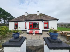 Cheerful and spacious 4-bedroom Cottage