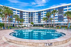 Luxury Bayside Condo – Pool, Tennis & Marina