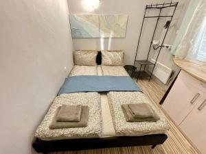 -The Conch- Room with Private Entrance and Bathroom