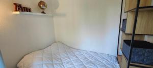 Bright apartment near beach