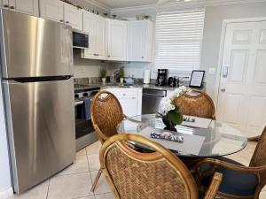 9th-Floor Beach Condo Gulf Views & Heated Pools