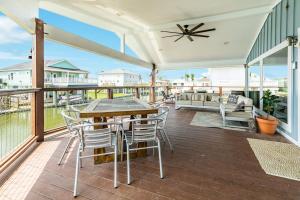 Chic Bayside Beauty Hot Tub Fire Pit