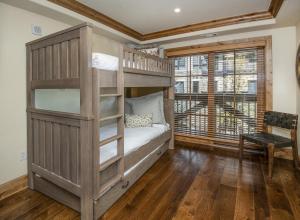 Vail Mountain View #402 condo