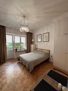 KOMFORTOWY APARTAMENT W ŚCISŁYM CENTRUM WARSZAWY Comfortable apartment in the very center of Warsaw