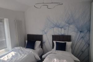 3 Bed House Sleeps 5 - Parking Garden Pets