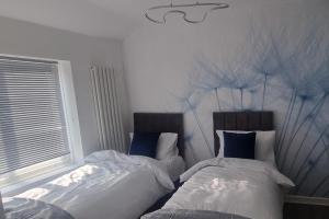 3 Bed House Sleeps 5 - Parking Garden Pets