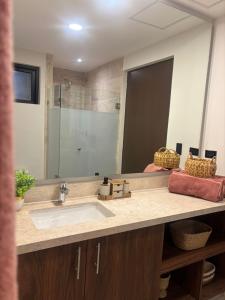 Studio 34 Apartment, 5 mins from the beach