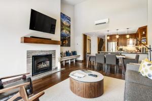 The Seasons at Avon 518