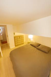 T4 Sur La Place de La Comédie