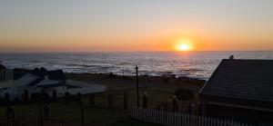 Ocean Vibes Surfer Apartment