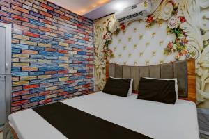 HOTEL O TWINS PALACE Kalyanpur Railway Station