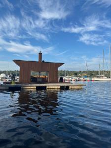 Bright and modern studio with a great location