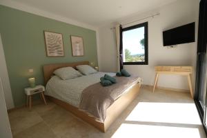 Villa with heated pool and Ventoux View in Pernes