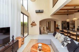 Luxe 3BR Villa - Two Private Pools including Rooftop Modern Boho Style