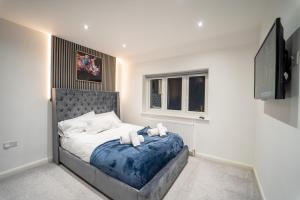 Luxury Home Sleeps 6, Hot Tub, Free Parking