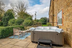 Victorian House Gym Games Room & 2 Acre Gardens