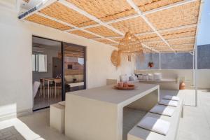 Magnificent Apartment with Private Rooftop Terrace