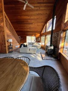 Little Bear Lodge, Located in Ponderosa California