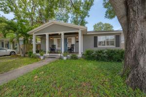 Private Pool with Main and Guest House and Sauna