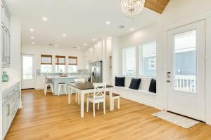 Golden Light & Ocean Air-Retreat Backs to Park