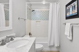 4550 Parkside Villa by Akers Ellis Rentals